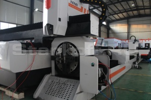 Оптоволоконный лазерный станок для резки листового металла и труб XTC-FT1325/2000 Raycus