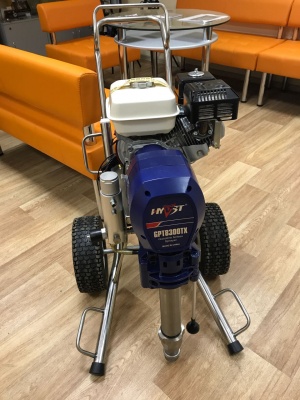 окрасочный аппарат с бензиновым приводом