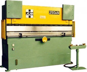 Пресс листогибочный гидравлический ИП1424