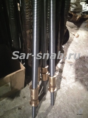 Винт поперечной подачи с гайками для станков