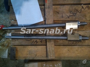 Винт поперечной подачи с гайками для станков