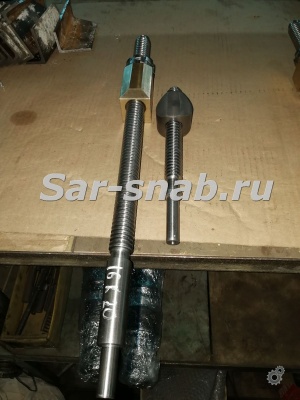 Винт поперечной подачи с гайками для станков