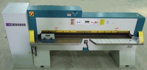 Гидравлическая гильотина для шпона MDQ260