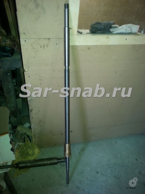 Винт поперечной подачи с гайками для станков