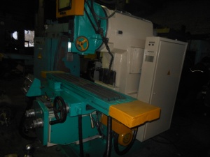 станки фрезерные 6Р13, ВМ127 (2006, 2001г.в.), 6Р12, FU321(аналог 6Т82Ш)