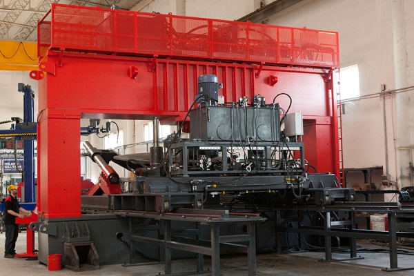 Пресс для производства выпуклых днищ. BMB-P 600тонн х 6000мм