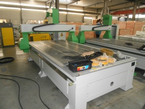 Фрезерный станок с чпу WoodTec VH 1325 В наличии