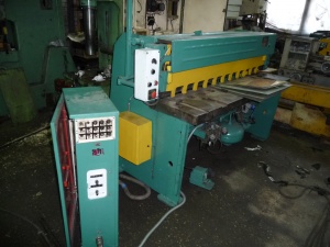 Гильотина(гильотинные ножницы) нд3314Г (1600х2.5мм)