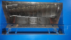 Одновальный шредер пластика