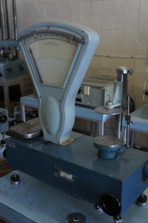 Машина испытания пружин МИП-10