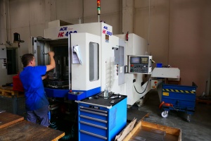 Горизонтально-обрабатывающий центр Daewoo HMC ACE HP 400 X/Y/Z 600 x 560 x 565 мм 4051= Mach4metal