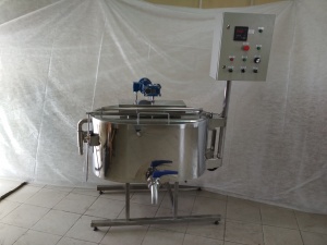 Сыроварня овальной формы с двумя мешалками