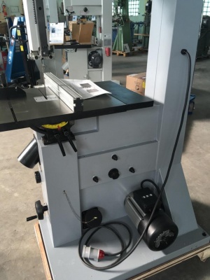 20-12-591 Ленточнопильный станок WOODLAND MACHINERY