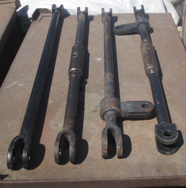 Тяга межостряковая стрелочная СП54-05, СП131, СП131-01, ТП24- трамвайная на складе