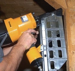 Реечный пневмопистолет Bostitch F21PL-E