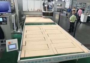 20-75-810 Обрабатывающий центр с ЧПУ WOODLAND MACHINERY