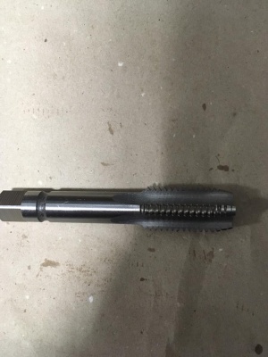 Метчики плашки левые