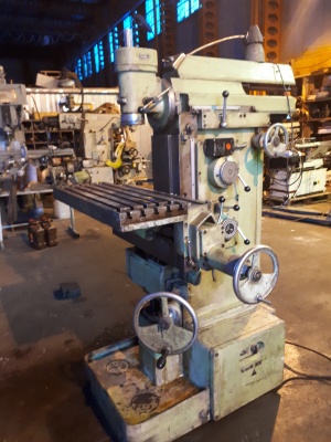 Фрезерный станок Komunaros 676п 73г