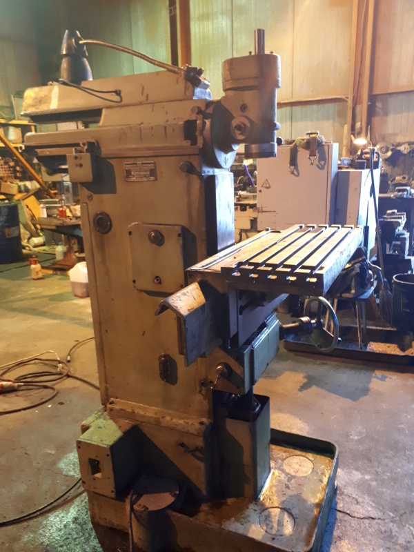 Фрезерный станок Komunaros 676п 73г