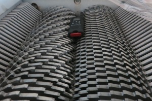 Шредер для измельчения бумаги, картона и тд