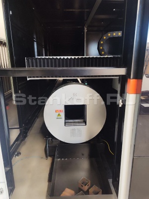 Оптоволоконный лазер в кабине для листов и труб XTC-1530GT/3000 Raycus