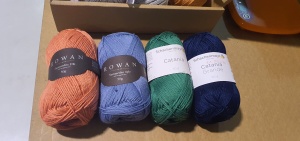 Клубкомотальные машины и оборудование для пряжи для ручного вязания