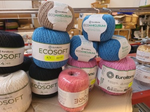 Клубкомотальные машины и оборудование для пряжи для ручного вязания