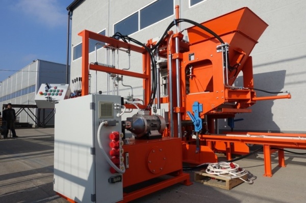 Вибропресс для производства тротуарной плитки, бордюров SUMAB S 200 (Швеция)