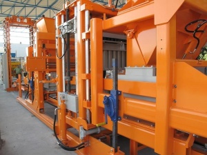 Вибропресс для производства тротуарной плитки SUMAB R-1500 (2000-2500 м2/смена)Швеция