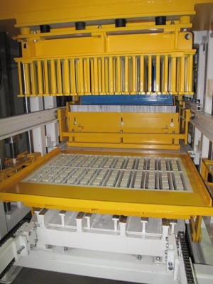 Вибропресс для производства тротуарной плитки SUMAB R-1500 (2000-2500 м2/смена)Швеция