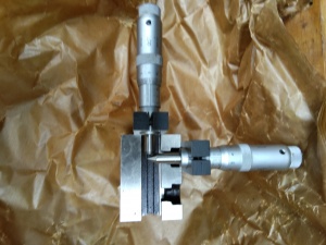 Микрометрическое приспособление для промера гребенок