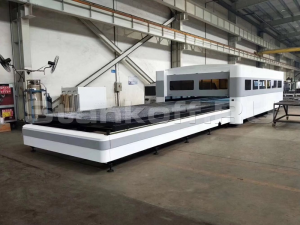 Оптоволоконная лазерная установка для резки металла с кабиной LF6020G/3000 Raycus