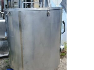Новая нержавеющая емкость, объем — 0,4 куб.м., рубашка, термос, эл. нагрев, мешалка с нижним приводом