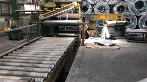 Продольная и поперечная резка от 0.4 до 2.5 мм. Ширина - 1450 мм