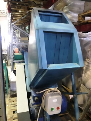 дробилку для измельчения погонажных изделий PZO 420 S