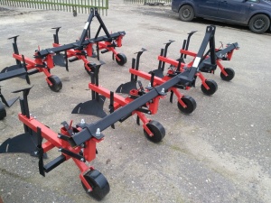 Культиватор-окучник пропашной Польша Wirax, навесной