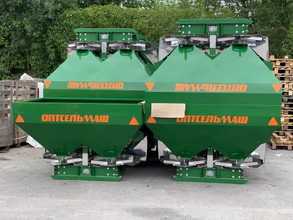 Разбрасыватель удобрений 1050л Стандарт (Оптсельмаш)