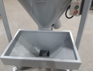 Смеситель вертикальный шнековый 500 кг