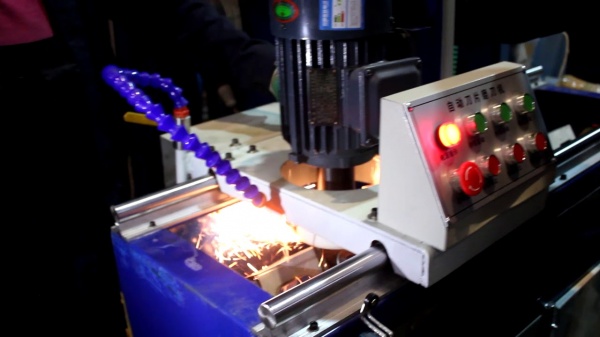 Заточной станок для плоских ножей дробилки до 1000мм