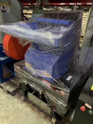 дробилка для твердого пластика XFS 400