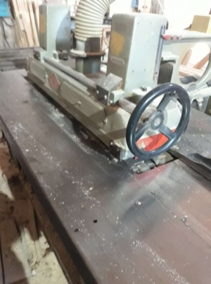 Однопильный станок для продольной распиловки RS-16A