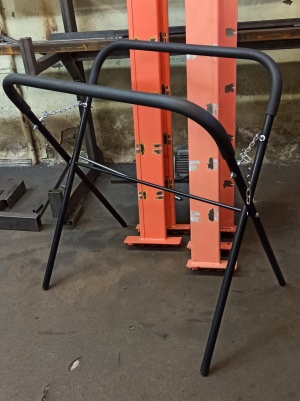 Козлы, стол для работы с автостеклом