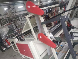 Пакетоделательная машина с приемным конвейером, модель GFQ-S-1100