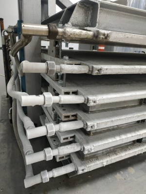 плиточные аппараты горизонтальные и вертикальные,Холодильный агрегат - АНВ 4хHSN8591-160 на базе четырех винтовых компрессоров BITZER