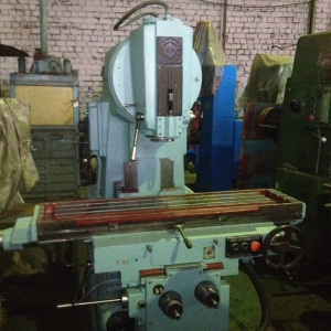 Вертикально-фрезерный станок 6Р12