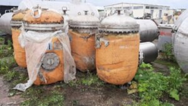 Емкости нержавеющие (насыпной фильтр), объем — 0,4 куб.м., толстостенные, вертикальные