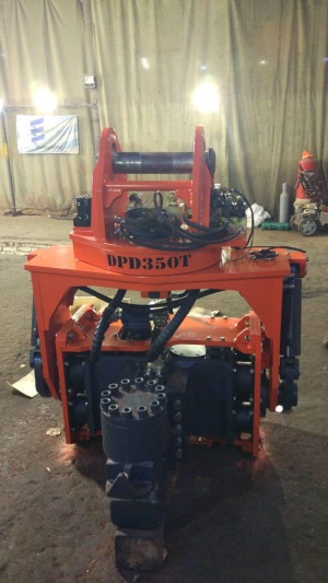 Вибропогружатель Daedong 350T для шпунта,труб,сваи