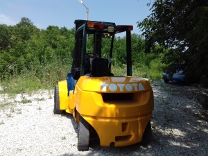 Вилочный погрузчик Toyota 2-7FD40