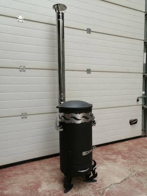 Печь для казана с мангалом, трубой, шампурами и зольником