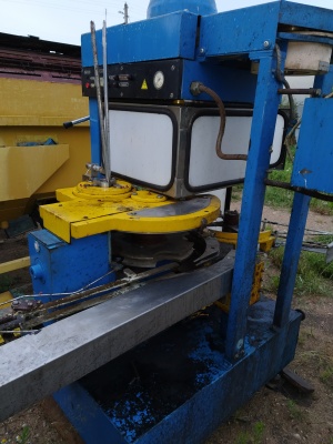 Закаточная машина Б4-КЗК-109 на бутылки твист офф